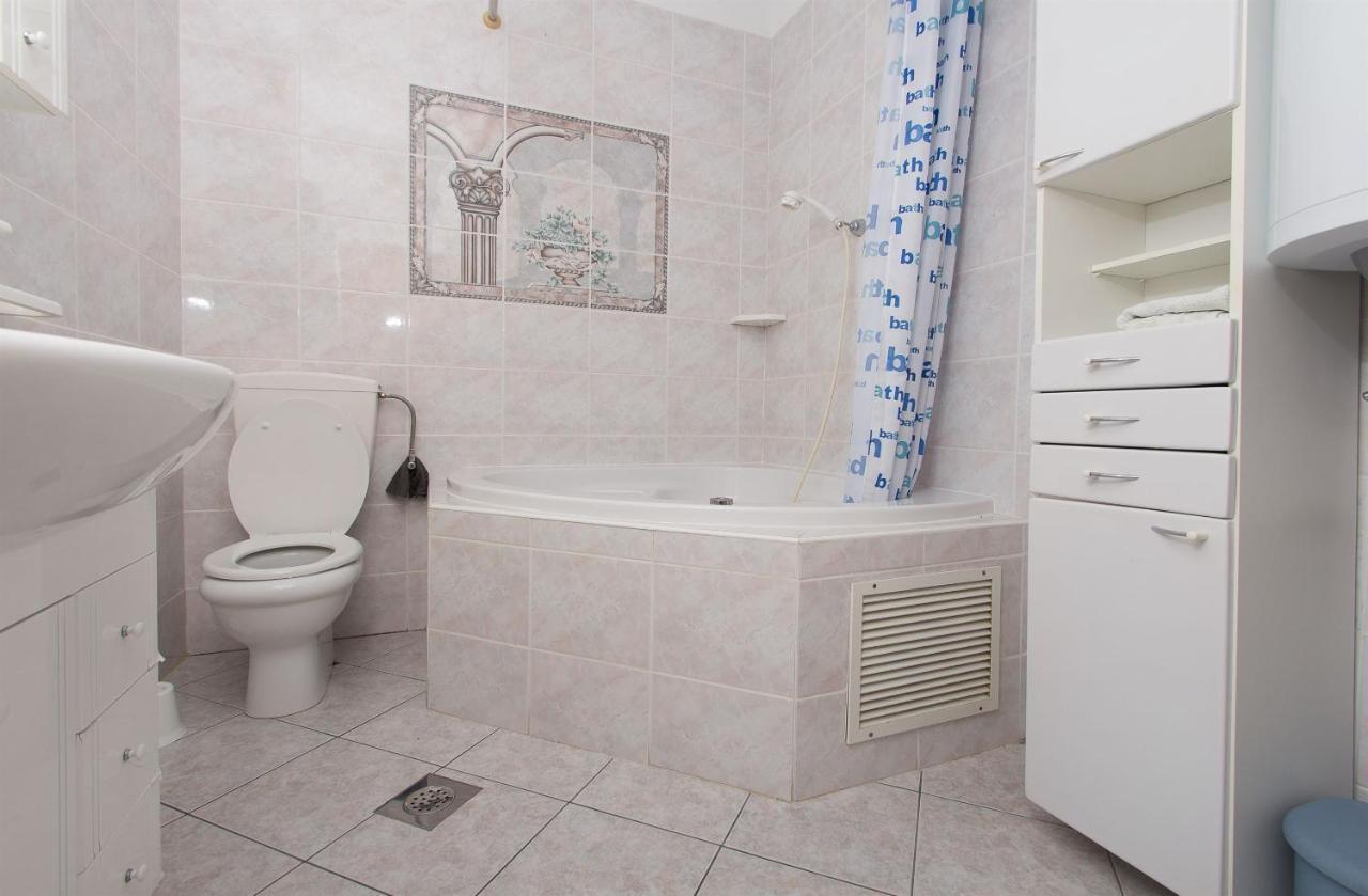 Apartments Mare Trogir Exterior photo